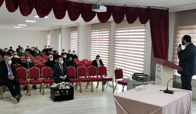 Karapınar'da "Gençliğe Değer Semineri" düzenlendi