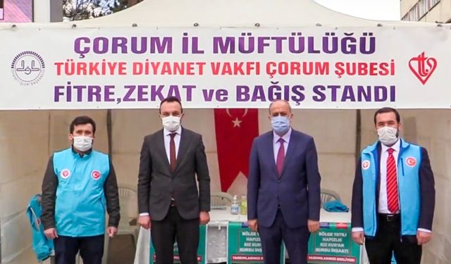 Müftülük zekat standı açtı