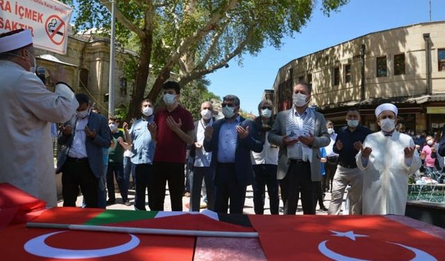 Kudüs şehitleri için birçok ilde gıyabi cenaze namazı kılındı