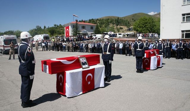 Bitlis şehitlerini uğurlandı