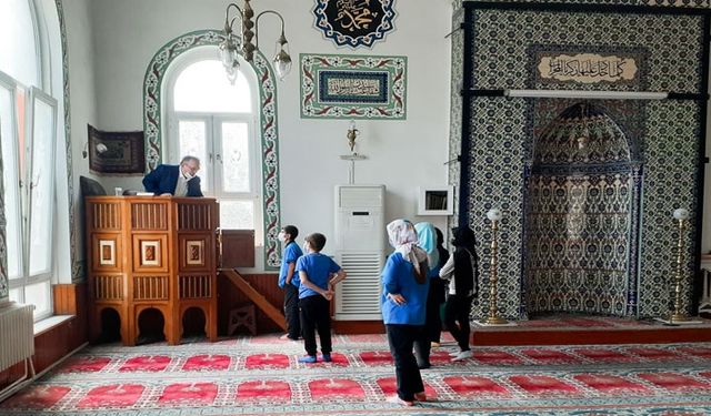 Yalova'da çocuklara cami tanıtıldı