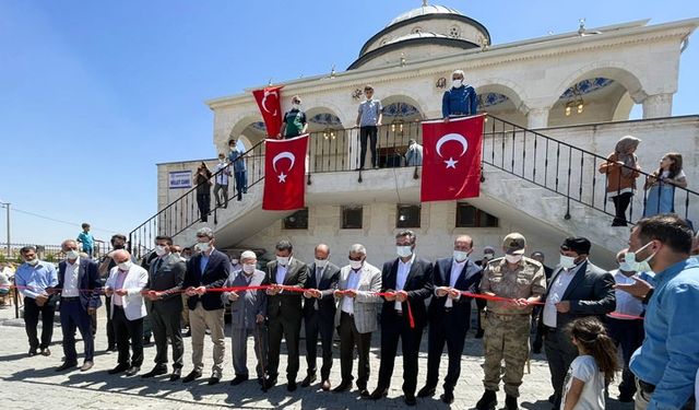 Gercüş'te Millet Camii ibadete açıldı