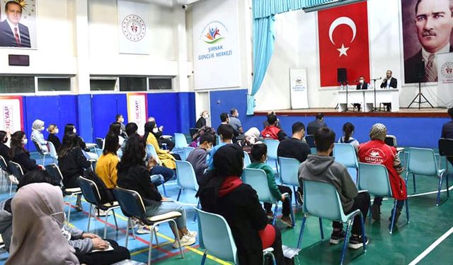 Şırnak'ta gençlere yönelik konferans düzenlendi