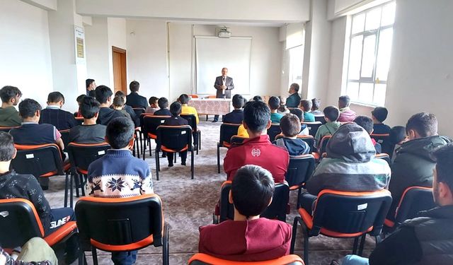 Kur'an kurslarında 'aile' semineri