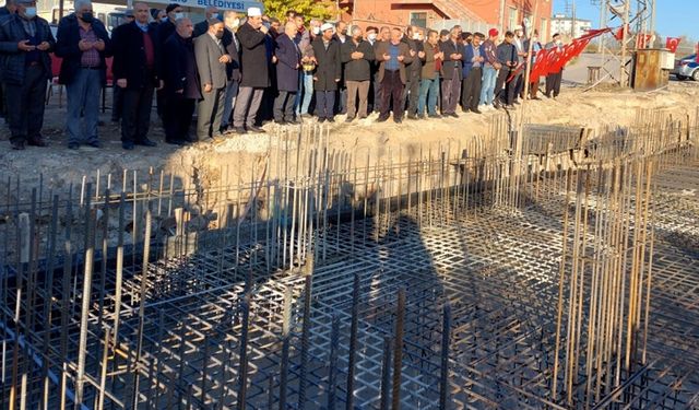 Çatalçeşme Camii'nin temeli dualarla atıldı