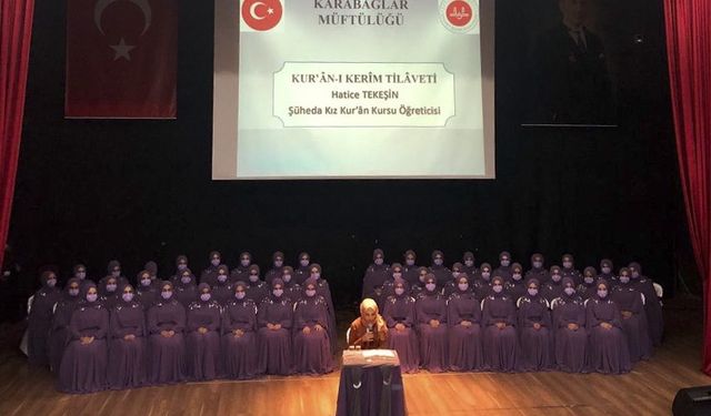 İzmir'de 49 hafız taç giydi