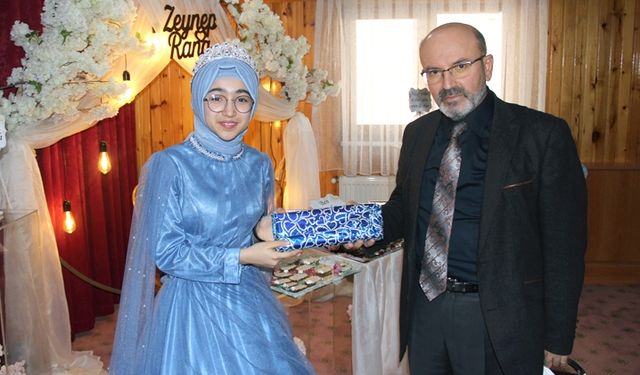 12 yaşındaki Zeynep 15 ayda hafız oldu