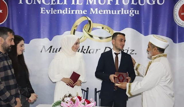 Müftülüklerde nikah kıyma işlemleri sürüyor