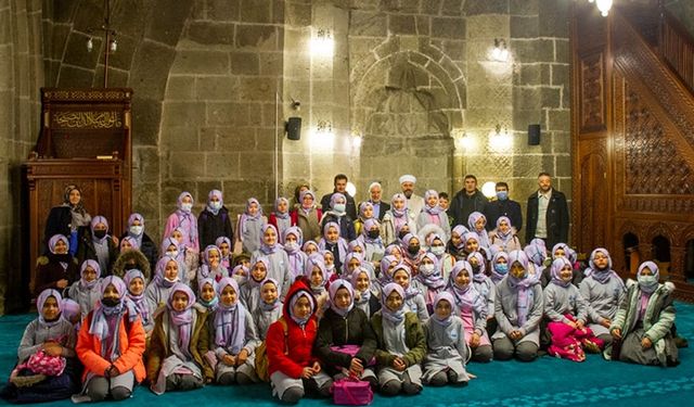 Erzurum’da gençler huzurda buluştu