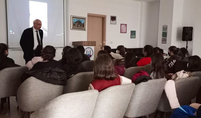 Çorum'da gençler bağımlılığa karşı bilgilendirildi