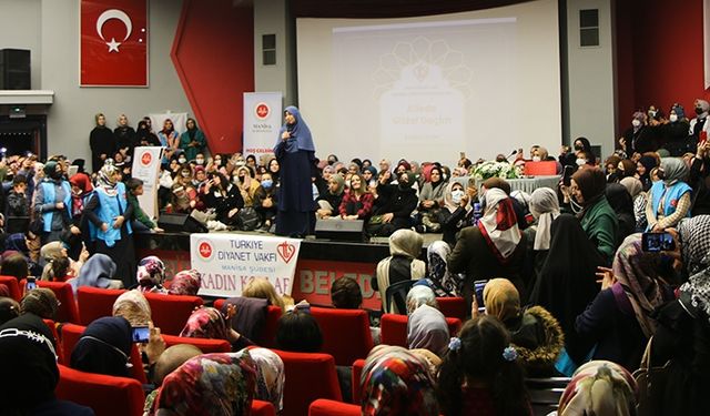 Manisalı kadınlar Türkiye Diyanet Vakfı ev sahipliğinde buluştu