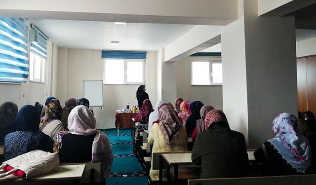 Müftülük bağımlılıkla mücadele seminerleri düzenledi