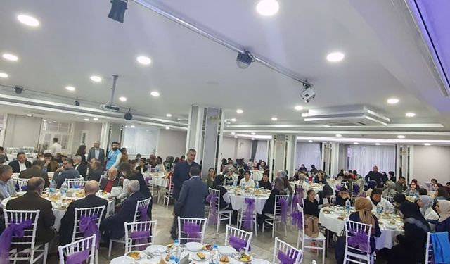 Antalya'da yetimler iftar sofrasında buluştu