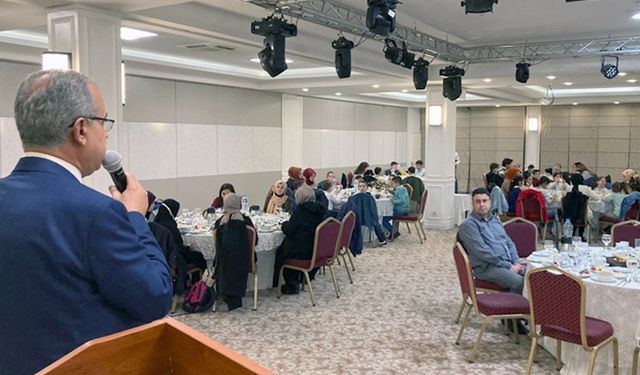 Müftülük gençleri iftar sofrasında buluşturdu