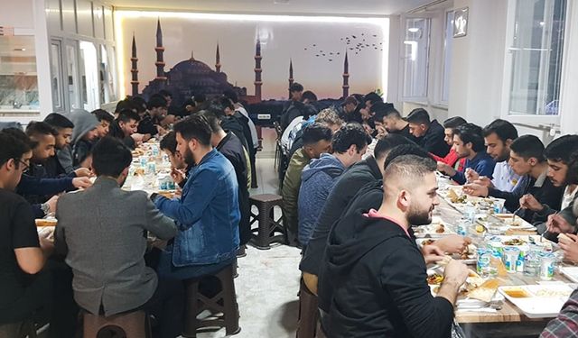 Karamanlı gençler Ramazan etkinliğinde buluştu