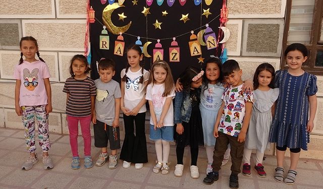 Mersin’de çocuklar iftar şenliğinde buluştu