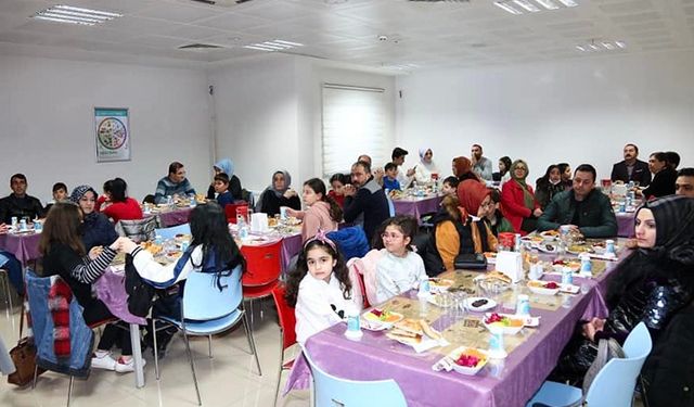 Çorum Valisi Çiftçi gençlerle iftar yaptı