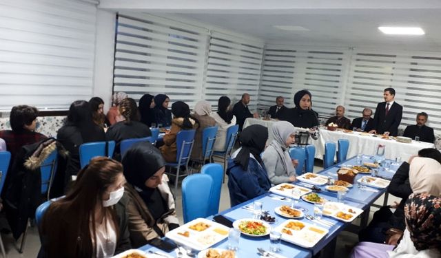 Müftülük iftarda gençlerle buluştu