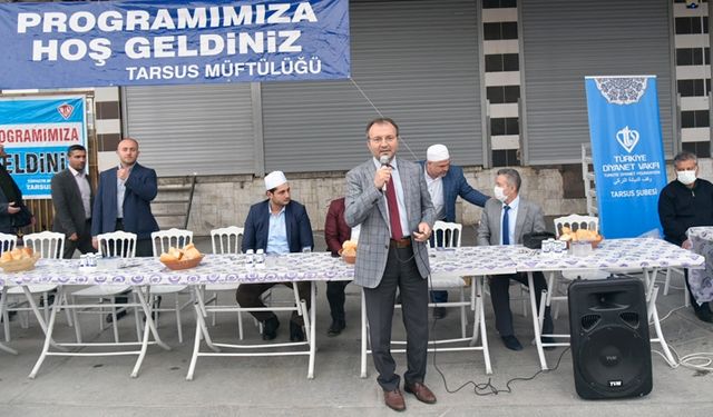 Tarsus'ta sokağa iftar sofrası kuruldu