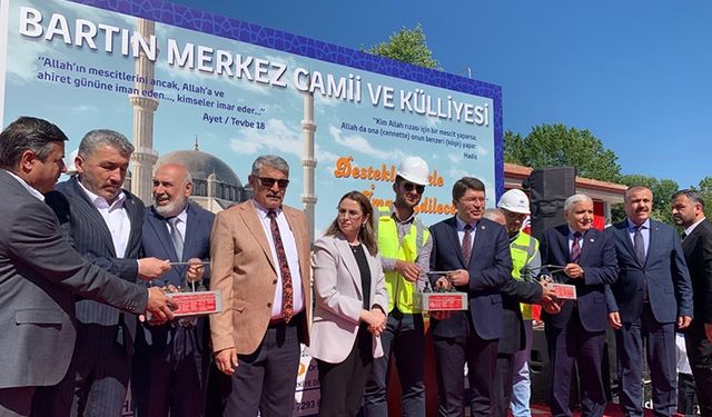Bartın Merkez Cami ve Külliyesi’nin temeli dualarla atıldı