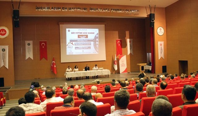 Aydın'da 'koruyucu aile' konulu panel düzenlendi