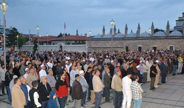 Konya’da hacı adayları dualarla uğurlandı