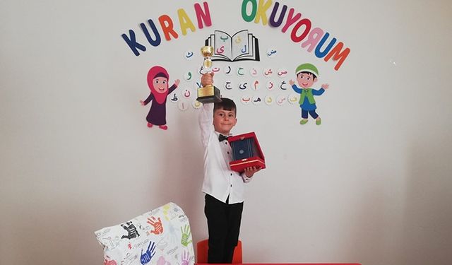 Minik Yunus'un hatim sevinci