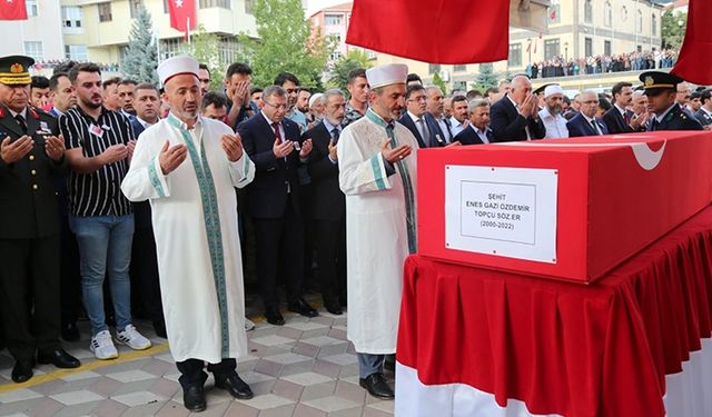 Yozgat şehidini dualarla uğurladı