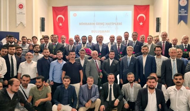 İzmir'de 'Mihrabın Genç Hatipleri' buluştu