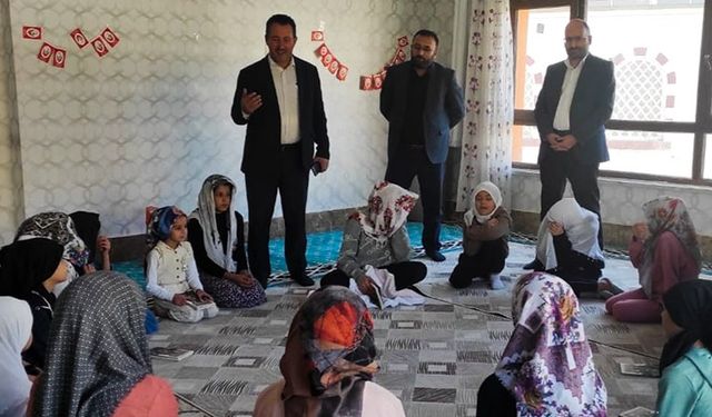 Kur’an kursu öğrencileri kitap okuma etkinliklerinde buluşuyor