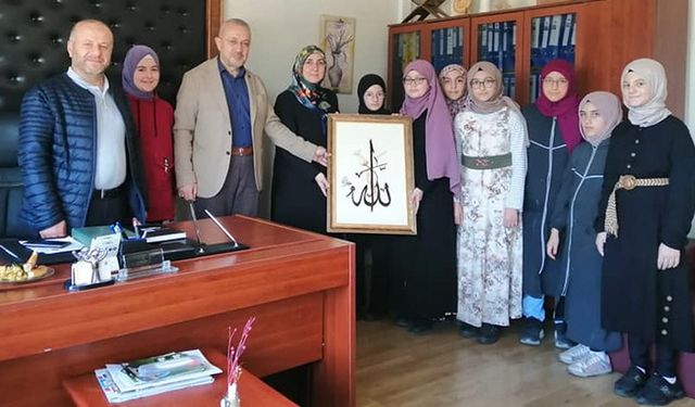Müftülük imam hatipli gençleri sanatla buluşturuyor