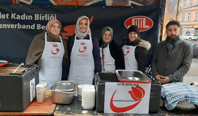 Berlin'de DİTİB kadın gönüllüleri yürekleri ısıttı