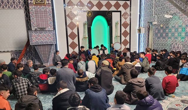 Adıyaman'da gençler cami atmosferinde buluşuyor