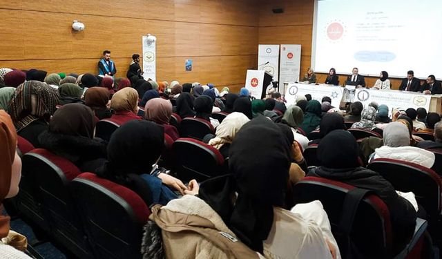 Üniversiteden "Diyanet Kariyer Planlama" paneli