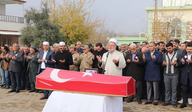 Adıyaman şehidini dualarla uğurladı