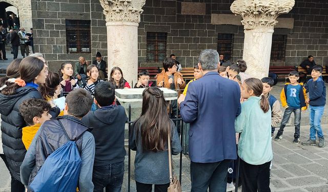 Gençler, Diyarbakır Ulu Camii'nde buluştu