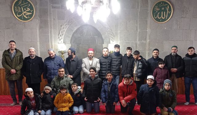 Bitlis’te "Baba-Oğul Sabah Namazı Buluşması"