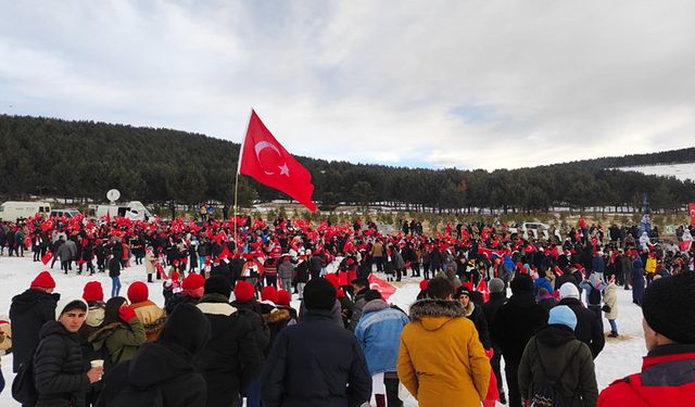 Kur'an kursu öğrencilerinden Sarıkamış şehitlerine vefa