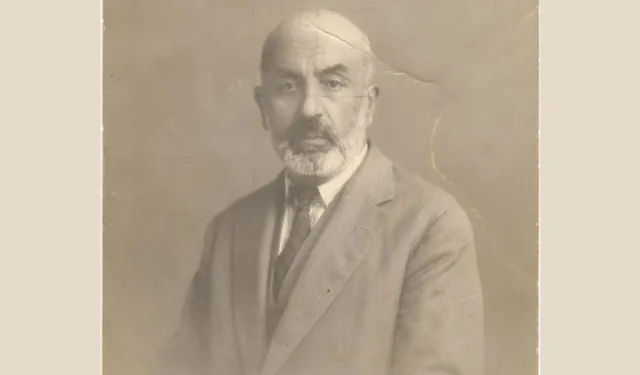 Milli şair Mehmet Akif Ersoy, İstiklal Marşı'nın kabulünün 105. yılında anılıyor