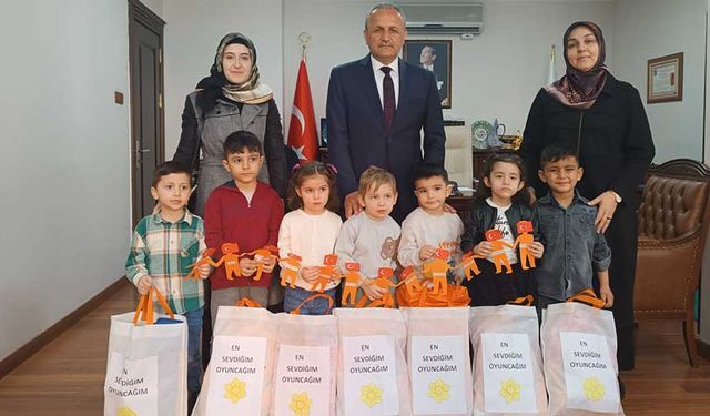 Minikler, en sevdikleri oyuncaklarını paylaştı