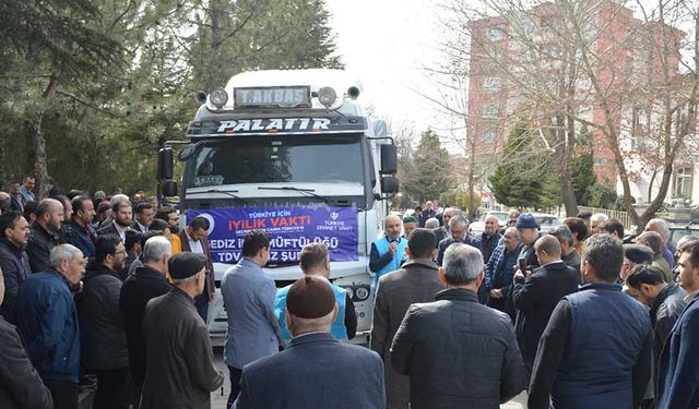 Gediz'de "İyilik Tırı" dualarla deprem bölgesine uğurlandı