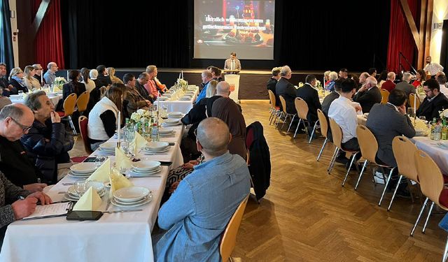 Bergneustadt DİTİB Camii'nde iftar sevinci