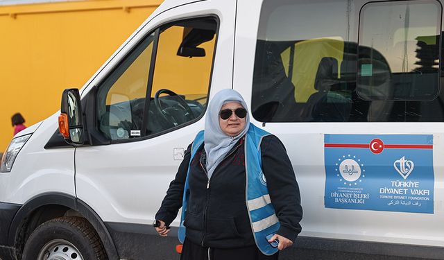 Deprem bölgesindeki TDV personelinin ulaşımını kadın şoför sağlıyor
