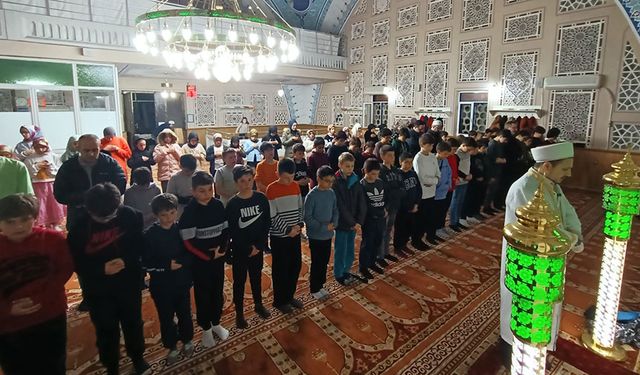 Kırklareli'nde çocuklar geleneksel cami iftarında buluştu