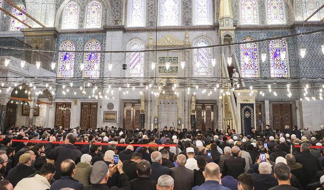 Erbaş: Sultanahmet Camii'nde iki bayramı birden yaşıyoruz