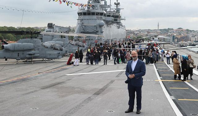 Başkan Erbaş, İstanbul’da TCG Anadolu gemisini ziyaret etti