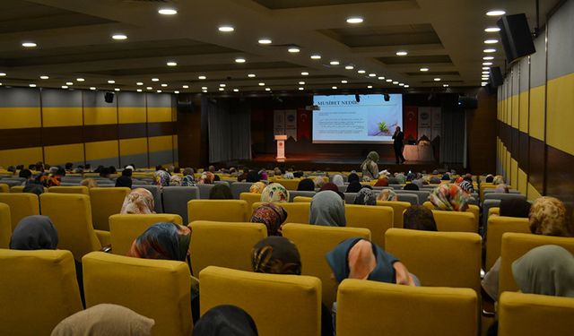 Kırıkkale'de ailelere yönelik konferans düzenlendi
