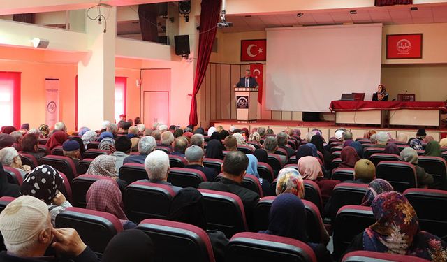 Sivas'ta hacı adayları bilgilendirildi