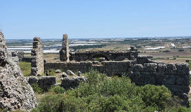 Sekiz asırlık Selçuklu mescidini de barındıran Sillyon Antik Kenti turizme kazandırılıyor