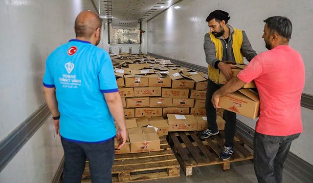 Diyarbakır'da TDV aracılığıyla kesilen kurbanlıkların etleri deprem bölgelerine gönderiliyor